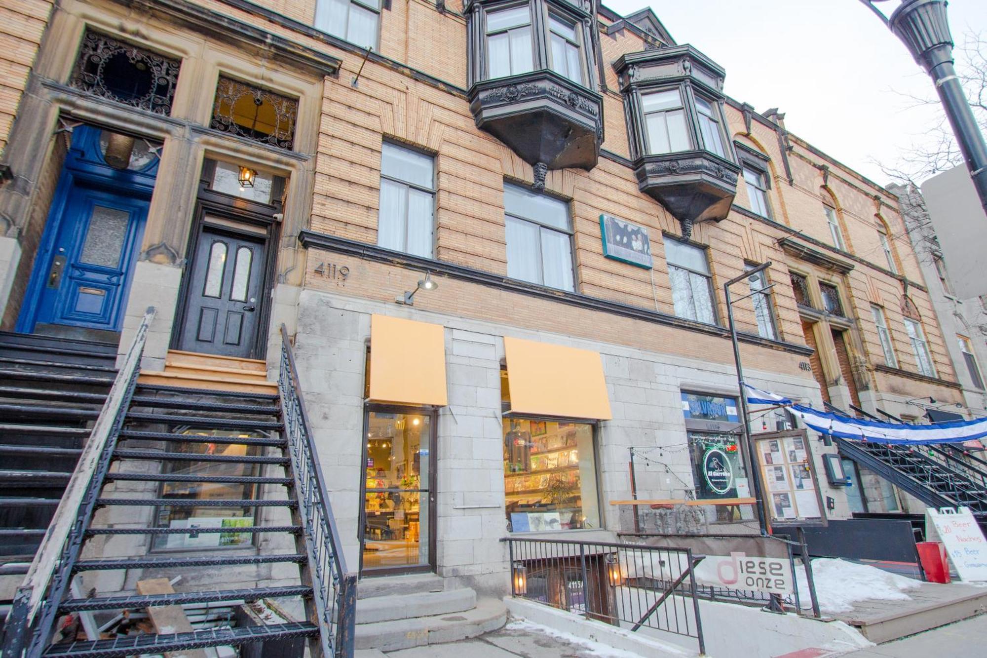 #17 - Self Check-in - Plateau - St-denis Montreal